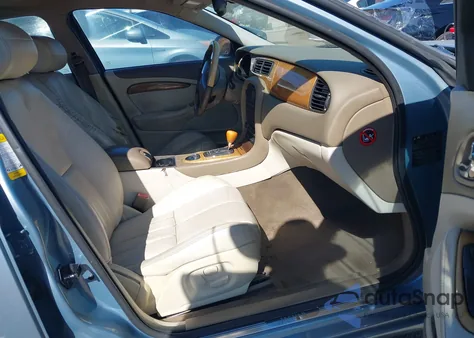 2003 Jaguar S-Type 4.2L V8 z USA, uszkodzony, nr VIN SAJEA01U93HM78669